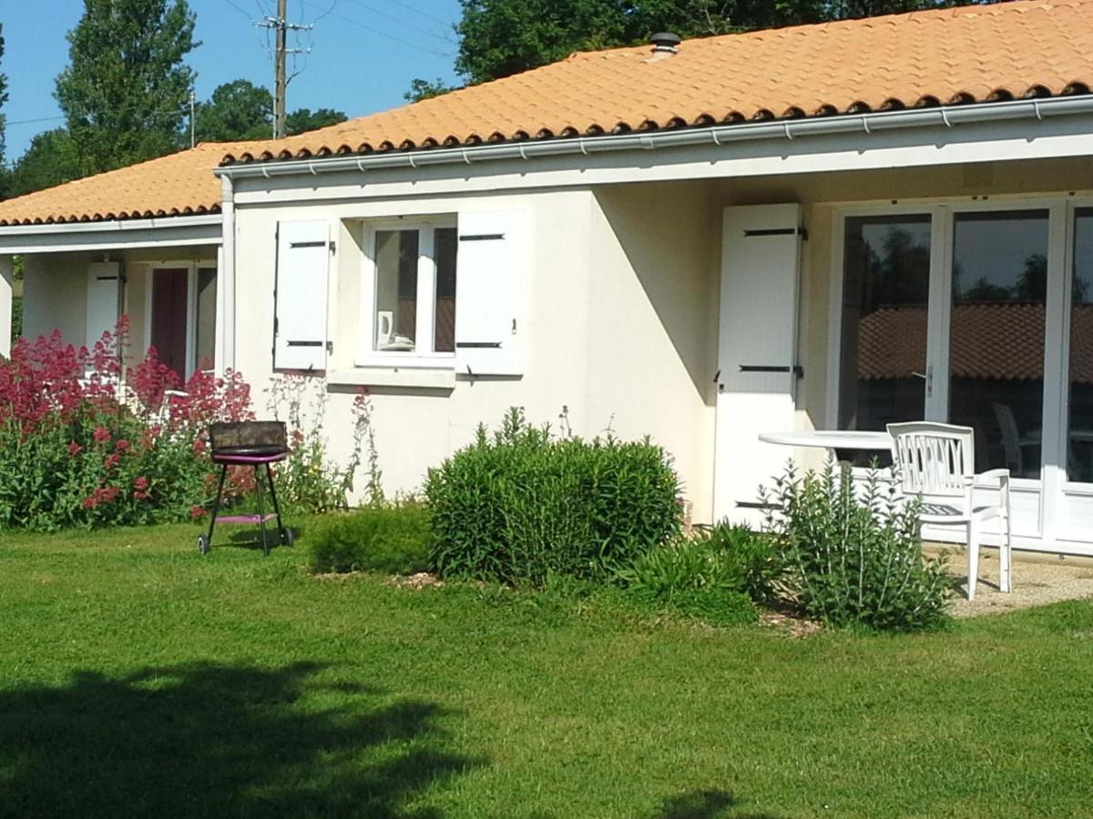 Olydea Le Lambon - Prailles-La-Couarde Hotel Exterior photo
